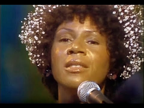 Minnie Riperton – Lovin’ You live on The Midnight Special 1975